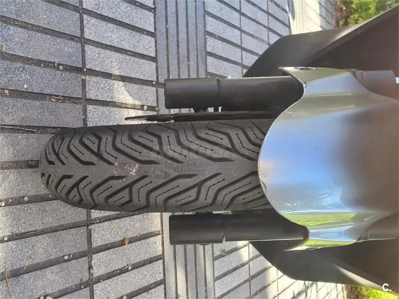 Kymco Super Dink 300i – Vista 6