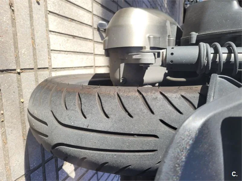 Kymco Super Dink 300i – Vista 7