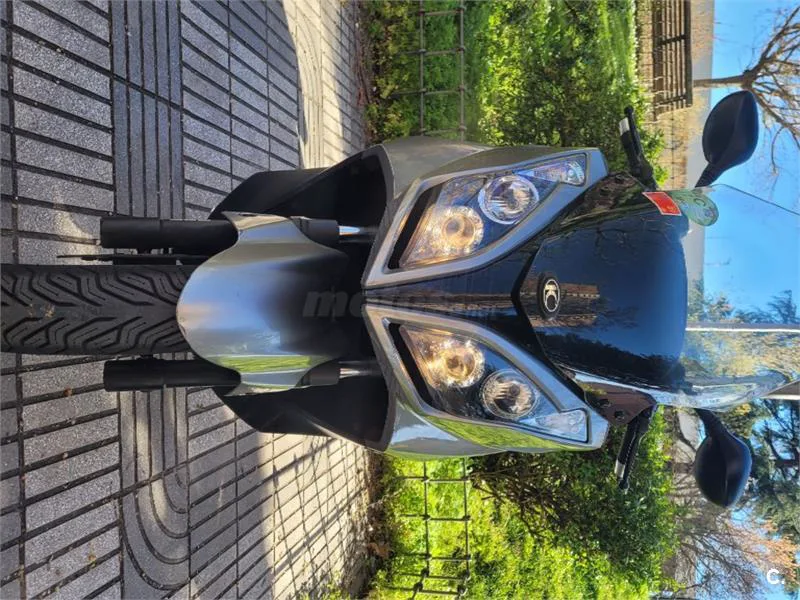 Kymco Super Dink 300i – Vista 8