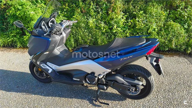 Yamaha TMAX – Vista 2