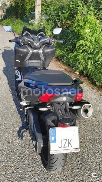 Yamaha TMAX – Vista 3