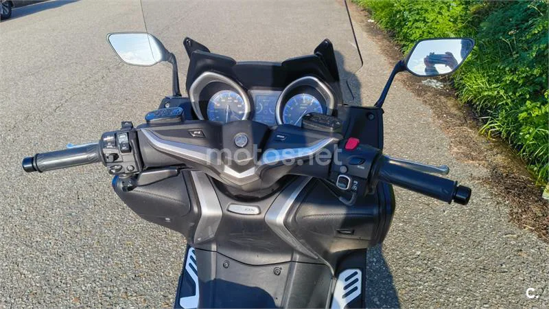 Yamaha TMAX – Vista 4