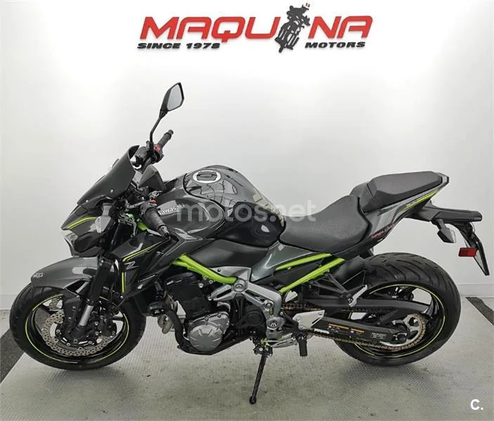 Kawasaki Z900 – Vista 15