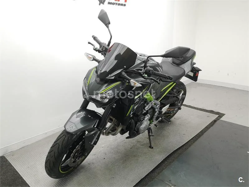 Kawasaki Z900 – Vista 16