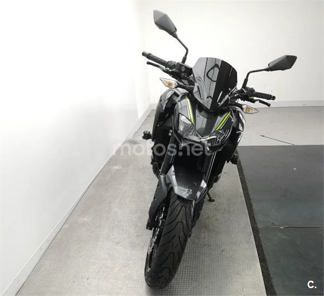 Kawasaki Z900 – Vista 17