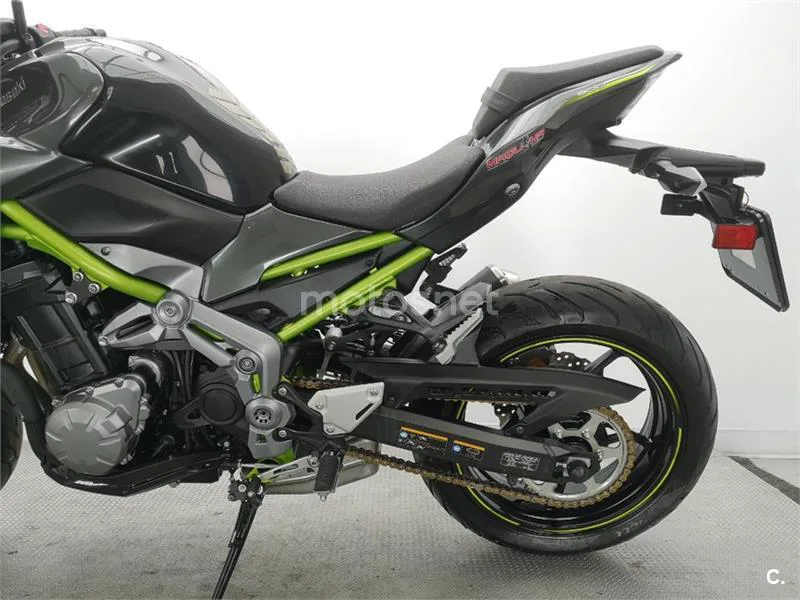 Kawasaki Z900 – Vista 19