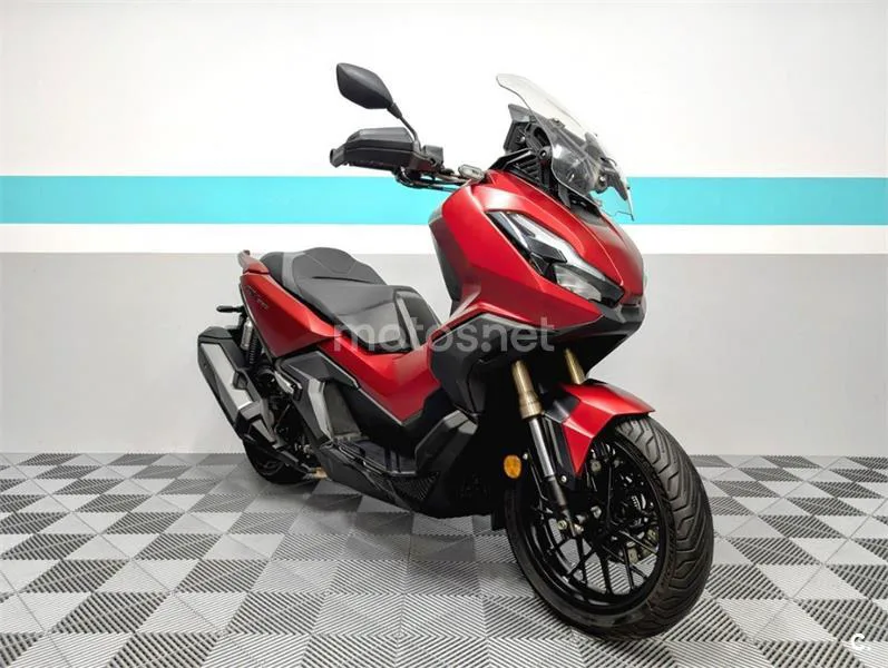 Honda ADV 350 – Vista 3
