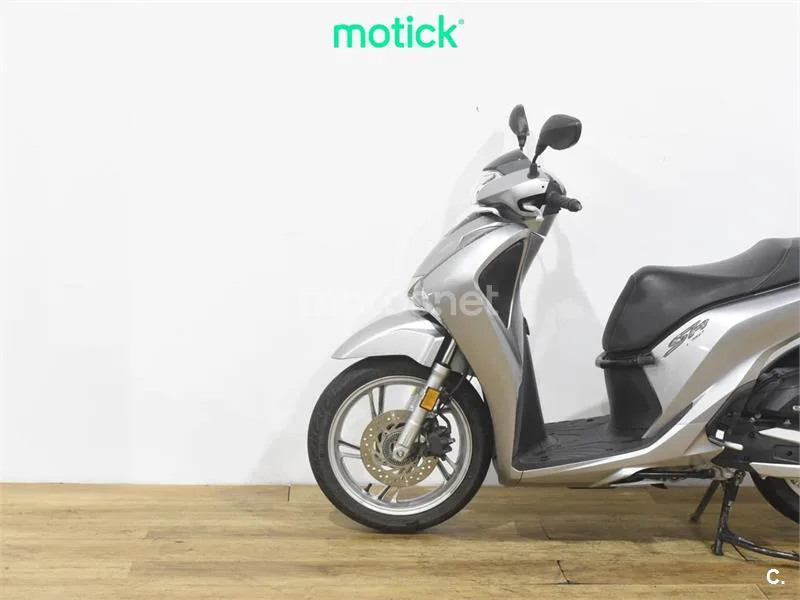 Honda SH 125i – Vista 8