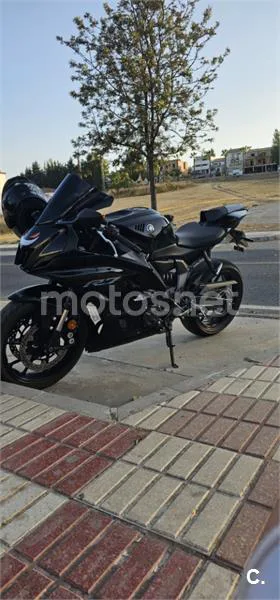 Yamaha R7 – Vista 6