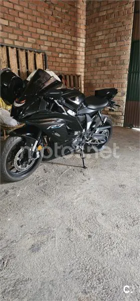 Yamaha R7 – Vista 7