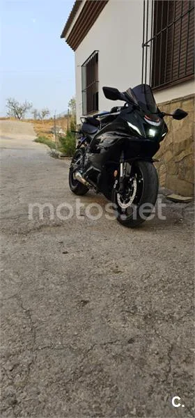 Yamaha R7 – Vista 8