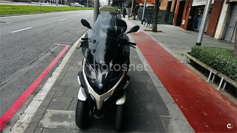 Piaggio MP3 530 Exclusive – Vista 2