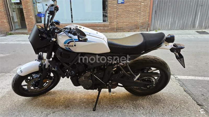 Yamaha XSR 700 – Vista 2