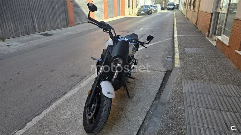 Yamaha XSR 700 – Vista 3