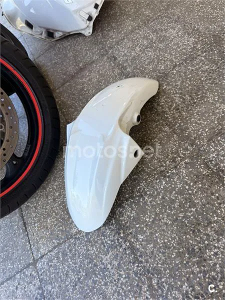 Suzuki GSR 600 – Vista 7