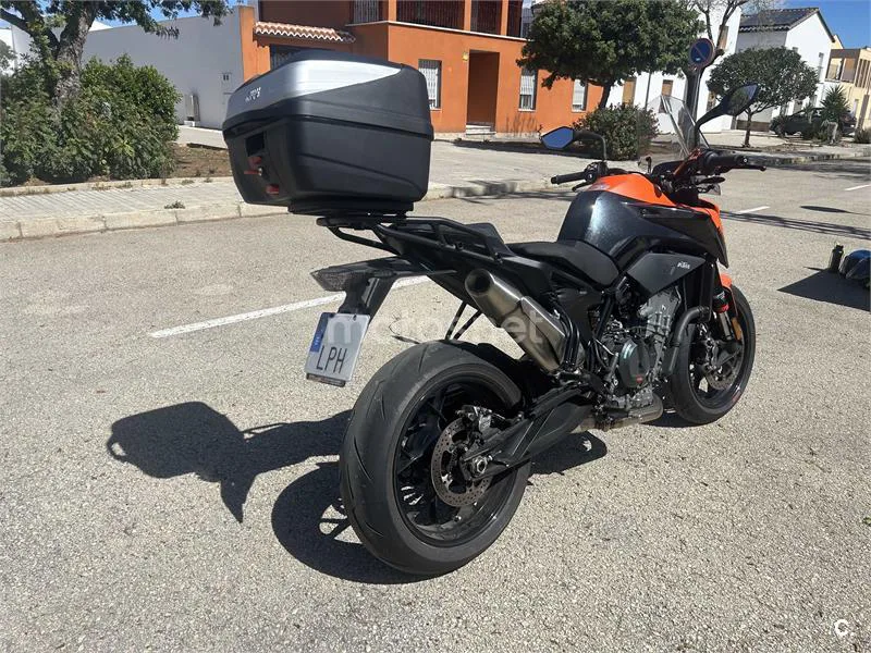 KTM 890 – Vista 3