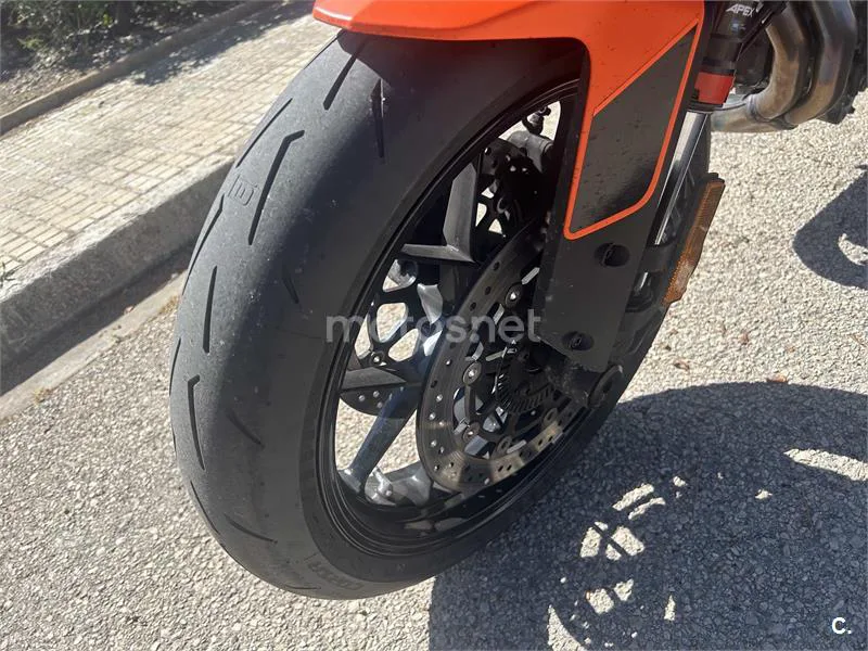 KTM 890 – Vista 7