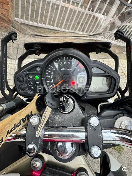 Suzuki SFV 650 Gladius – Vista 3