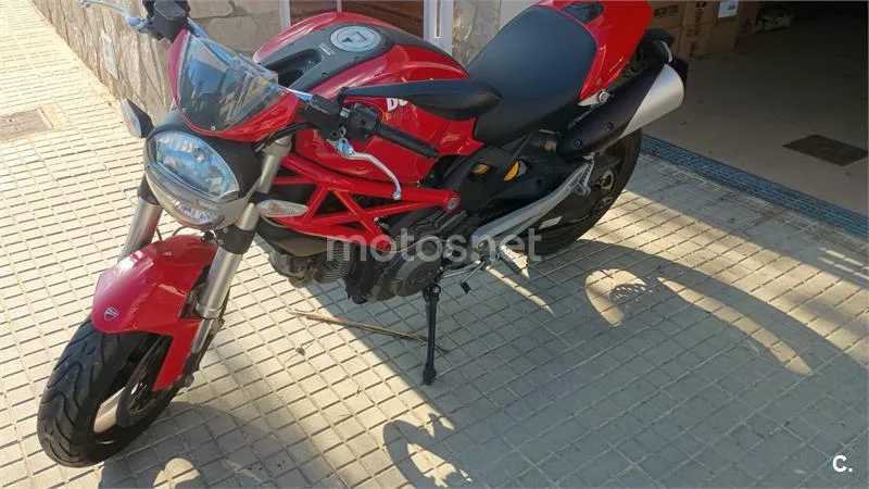 Ducati Monster 696+ 3900 € 2011 Barcelona - 2