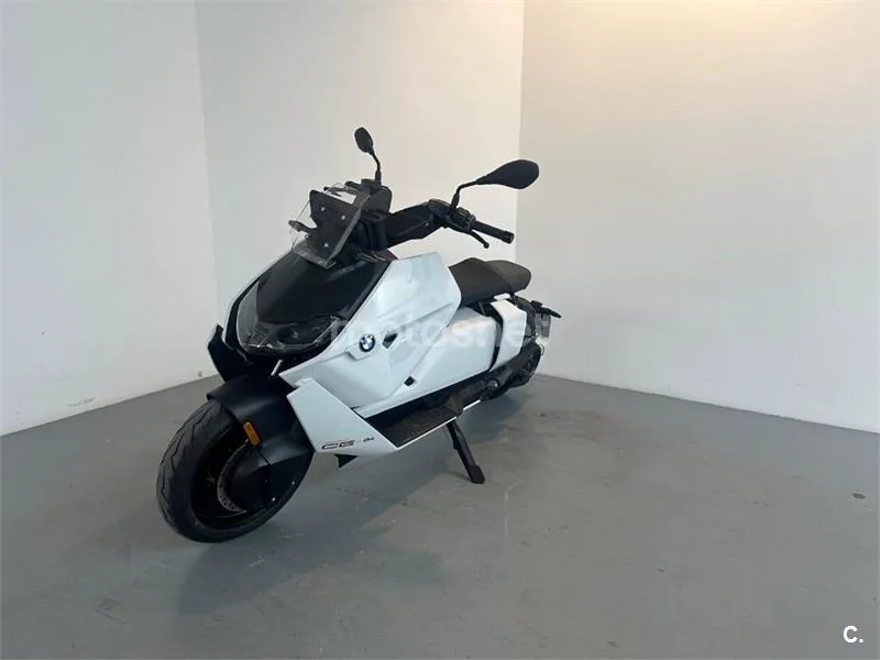 BMW CE 04 – Vista 6