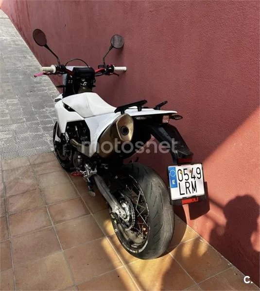 Husqvarna 701 Supermoto – Vista 4