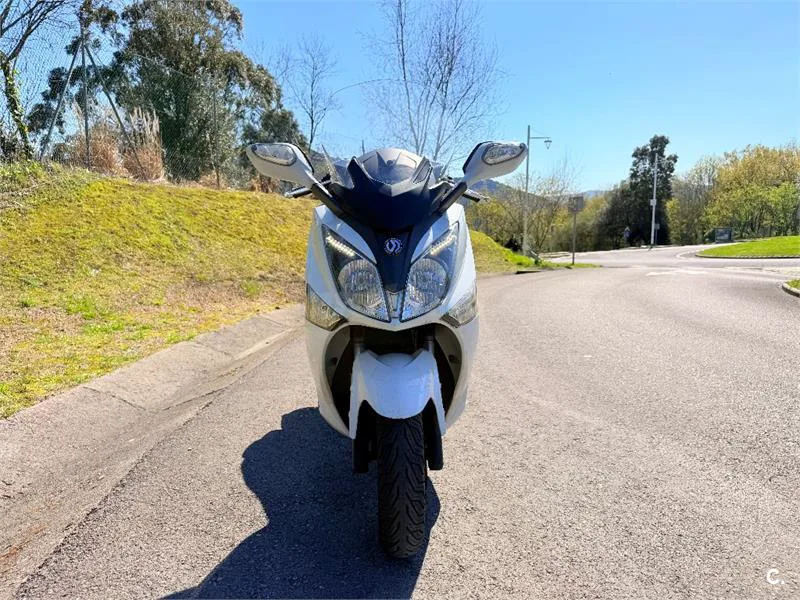 SYM Joymax 300 – Vista 3