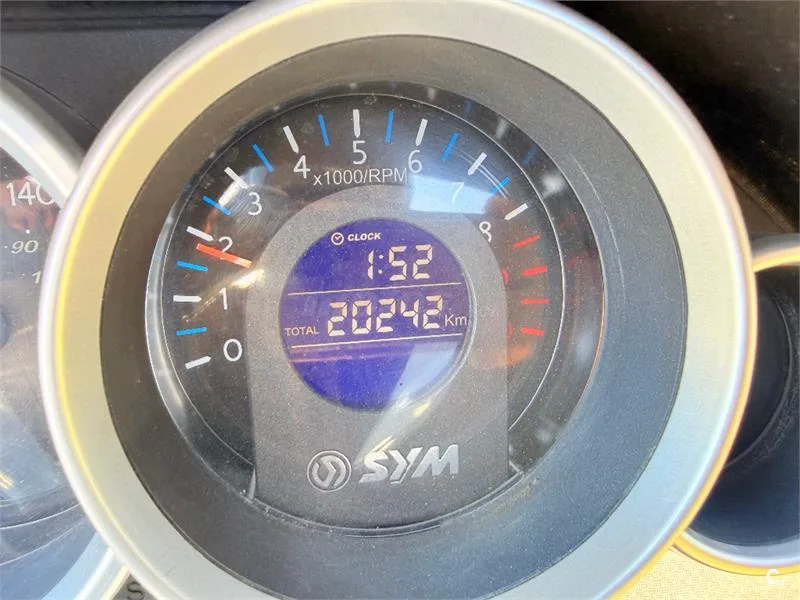 SYM Joymax 300 – Vista 5