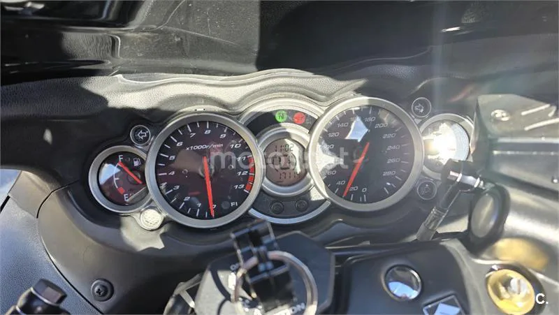Suzuki Hayabusa – Vista 5