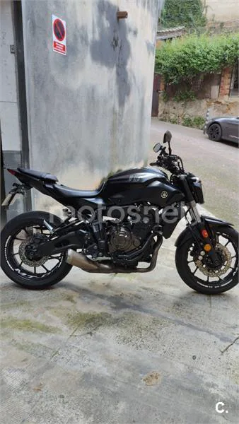 Yamaha MT-07 – Vista 8