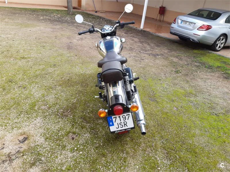Royal Enfield Classic – Vista 4