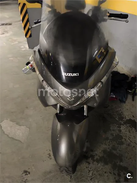 Suzuki Burgman 125 – Vista 7