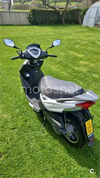 Kymco Agility City 50 – Vista 4