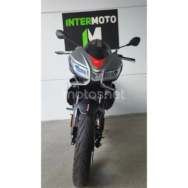 Aprilia Tuono 125 – Vista 4