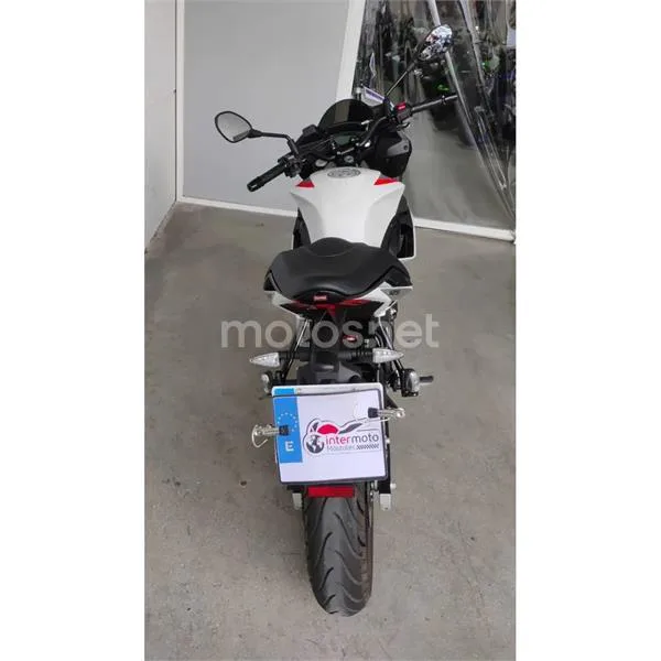 Aprilia Tuono 125 – Vista 7
