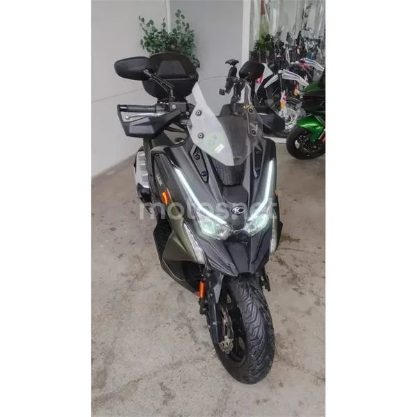 Kymco DTX 350 – Vista 4