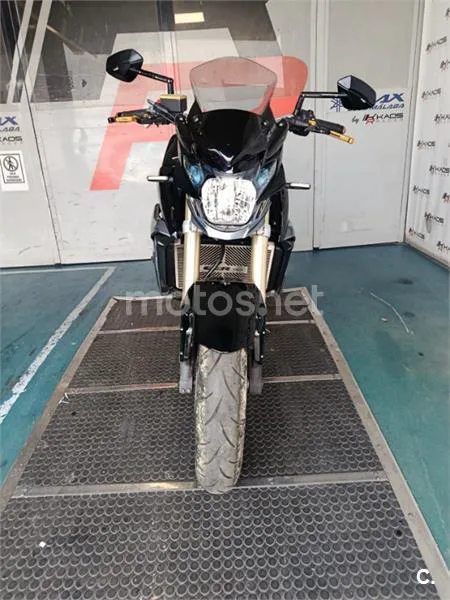 Suzuki GSR 750 – Vista 6