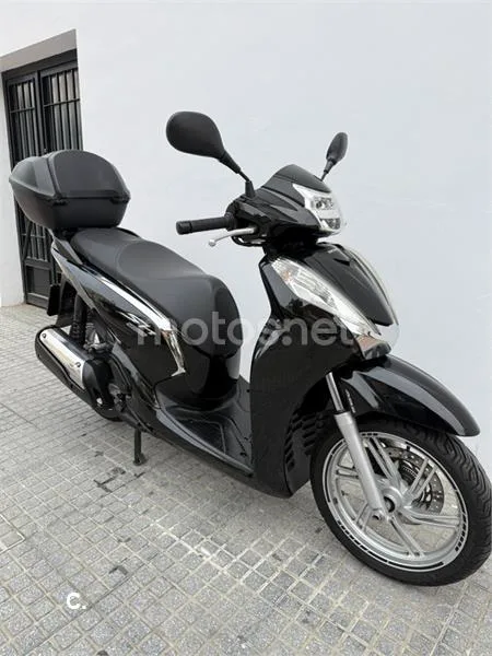 Honda SH300i – Vista 2