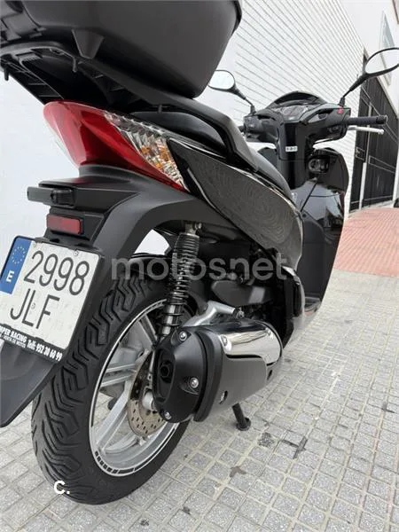 Honda SH300i – Vista 4