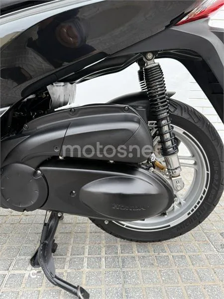 Honda SH300i – Vista 6