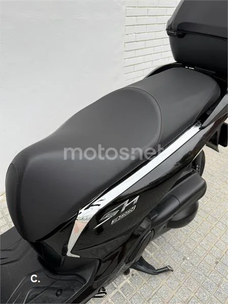 Honda SH300i – Vista 9