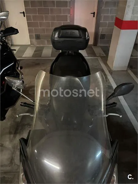 Suzuki Burgman 400 – Vista 7