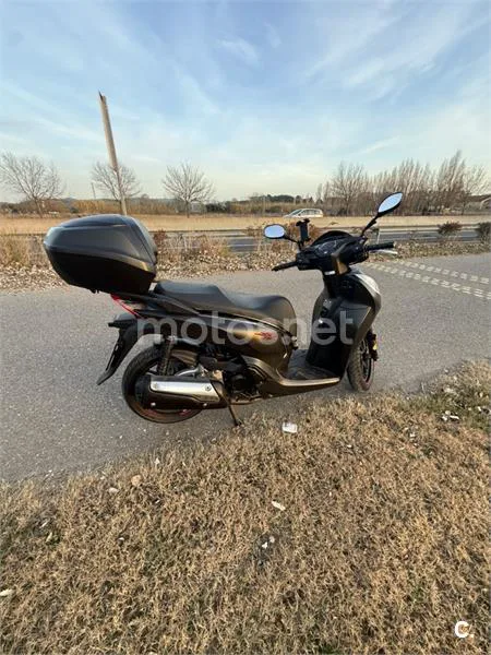 Honda SH300i – Vista 2