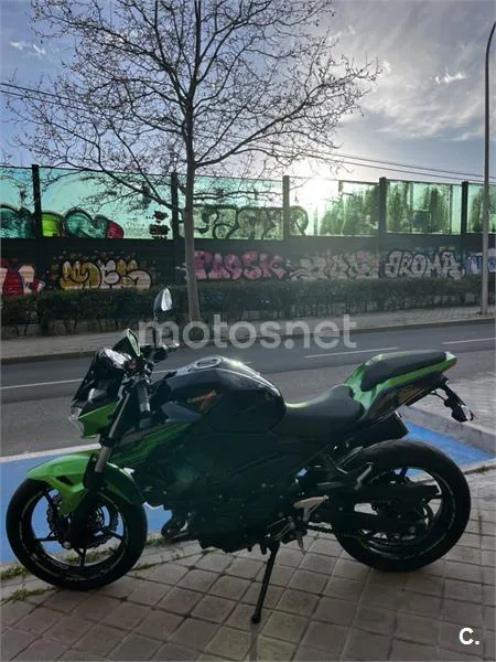 Kawasaki Z400 – Vista 3