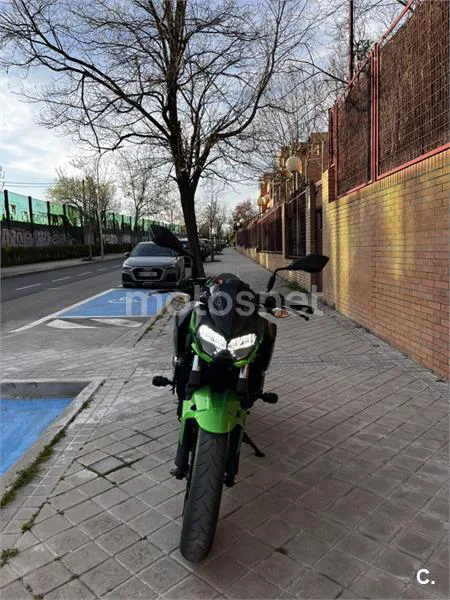 Kawasaki Z400 – Vista 4