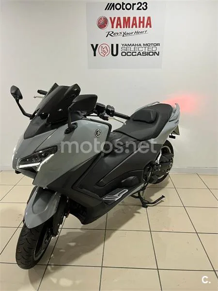 Yamaha TMAX – Vista 4