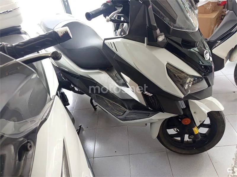 SYM Cruisym – Vista 4