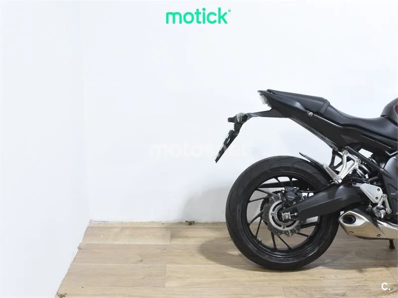 Honda CB 650 F – Vista 3