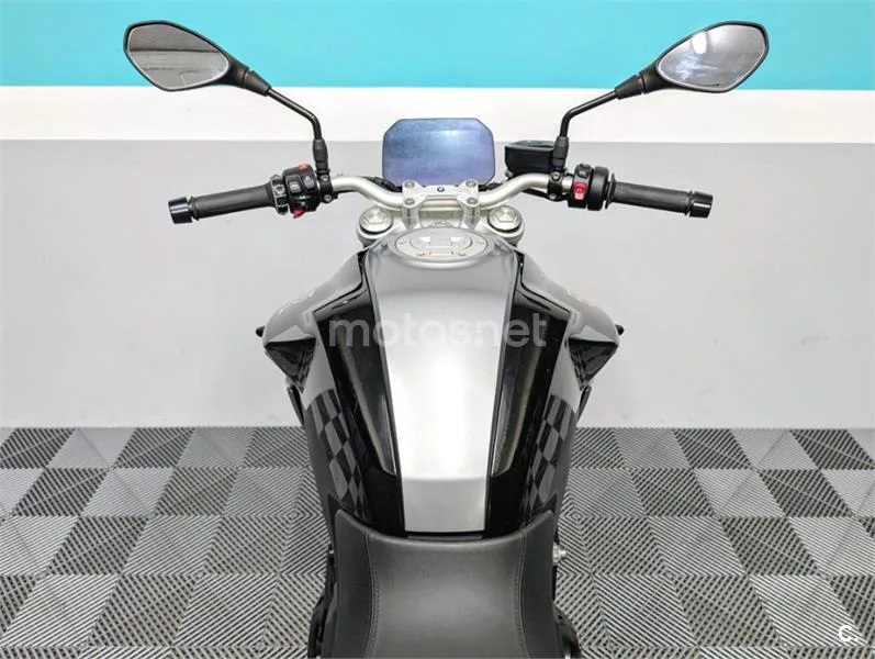 BMW F 900 R – Vista 8
