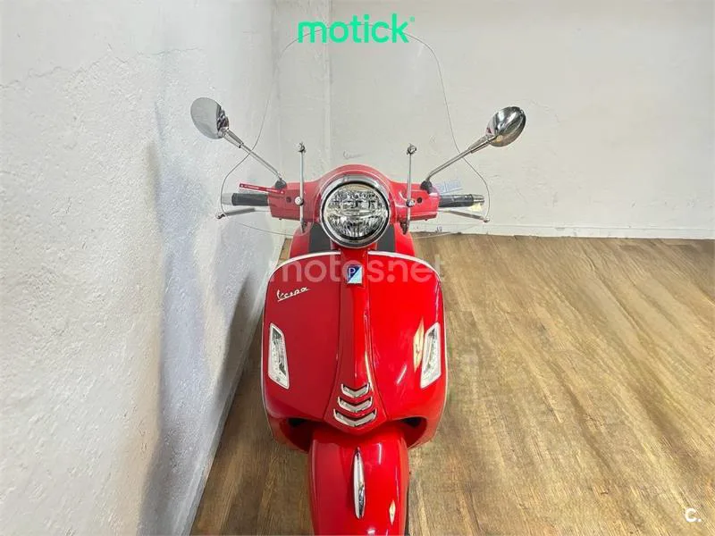 Vespa GTS 300 – Vista 11
