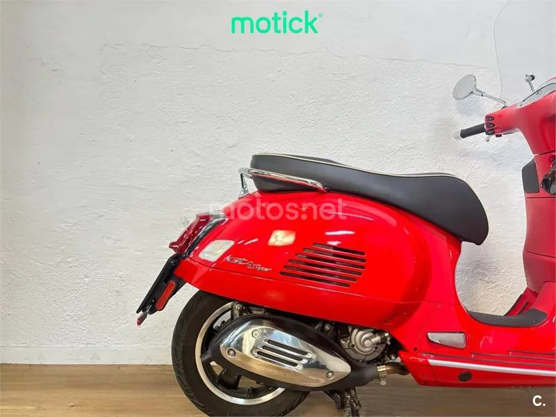 Vespa GTS 300 – Vista 3